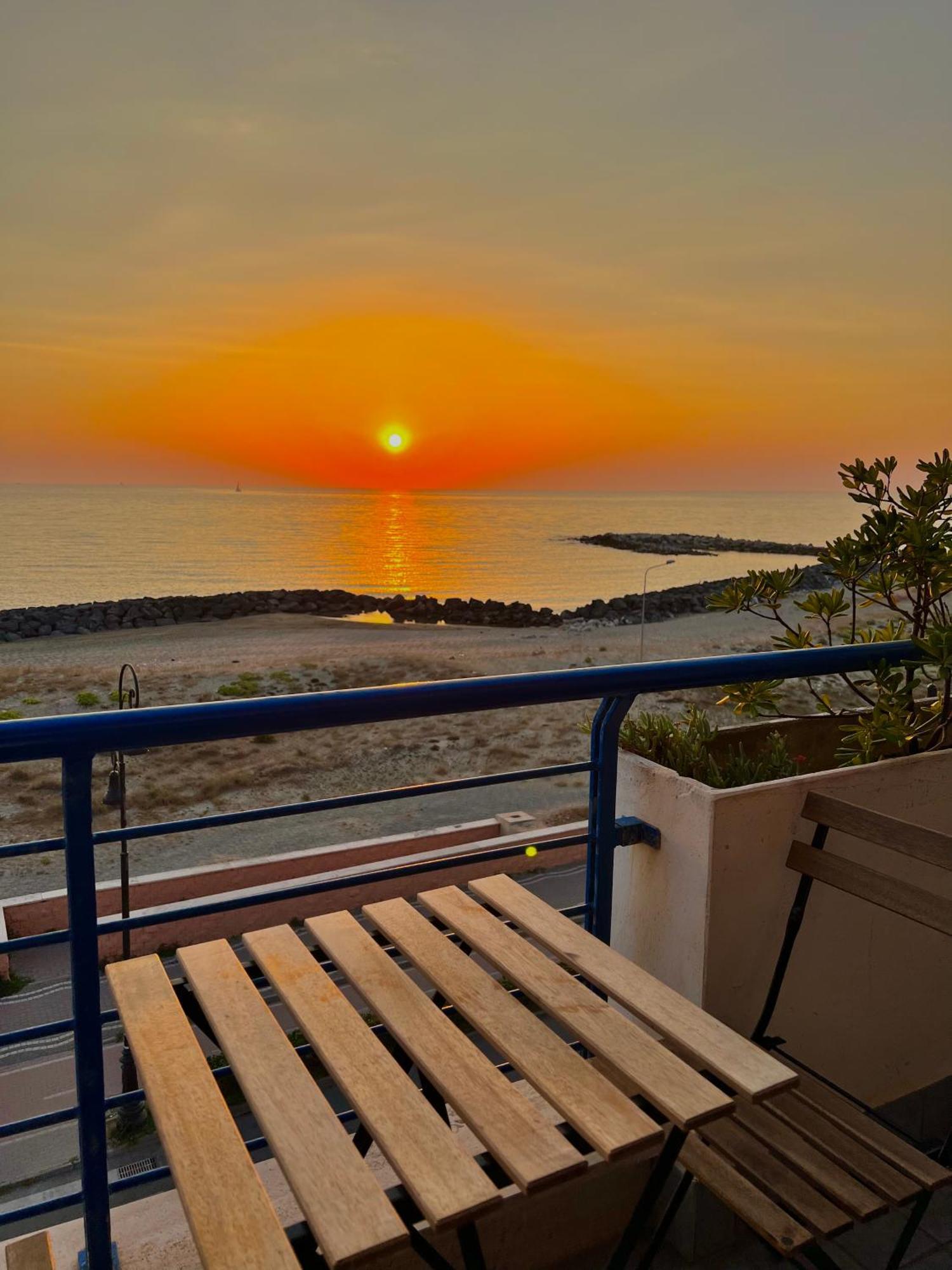Alba Suite-Rome Airport Fco-Fronte Mare Фьюмичино Экстерьер фото